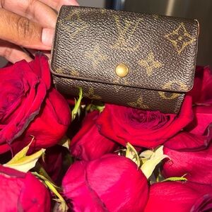 LV Mono key pouch